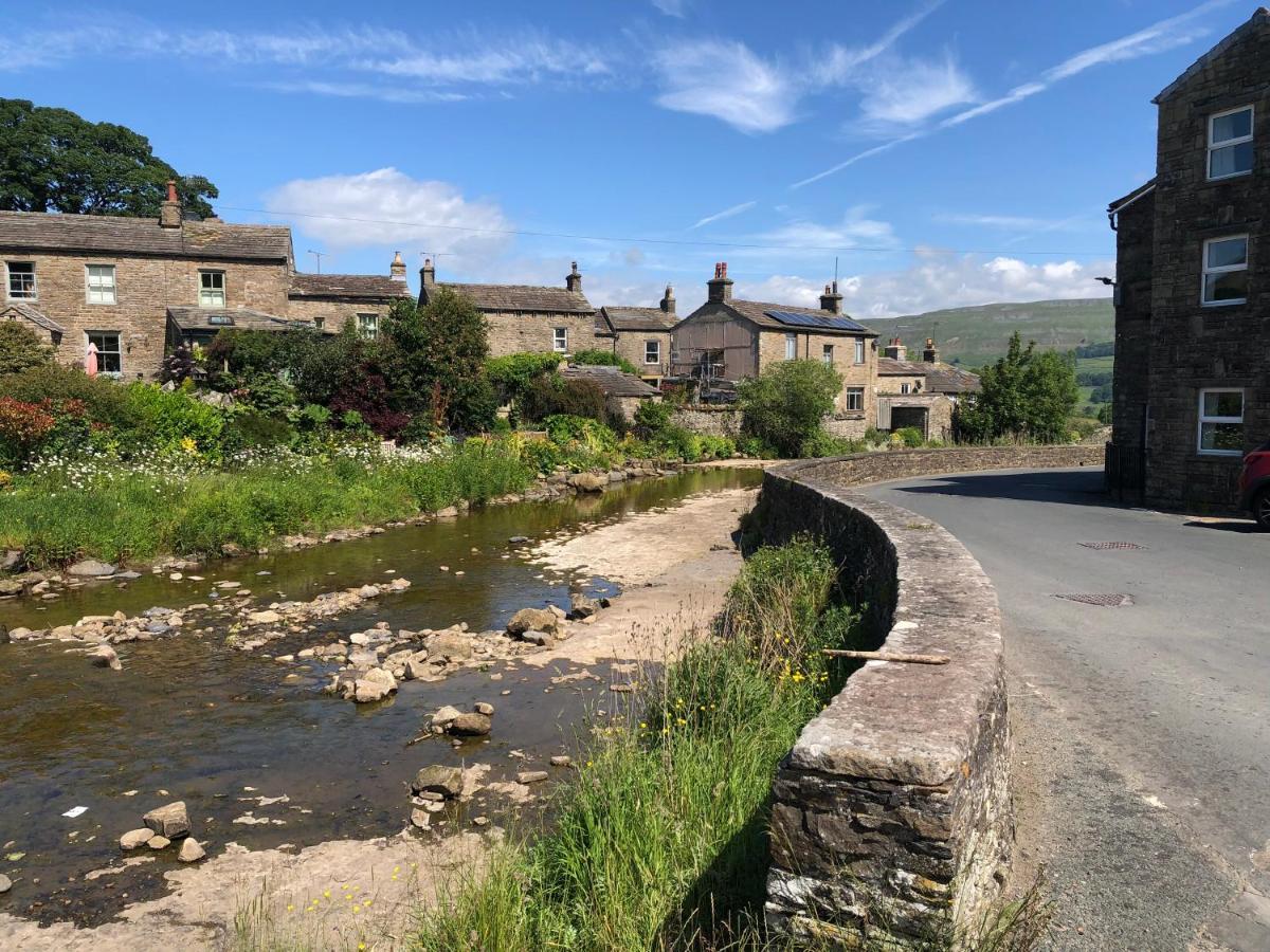 Rose Cottage. Family Home On The River Hawes Exterior photo