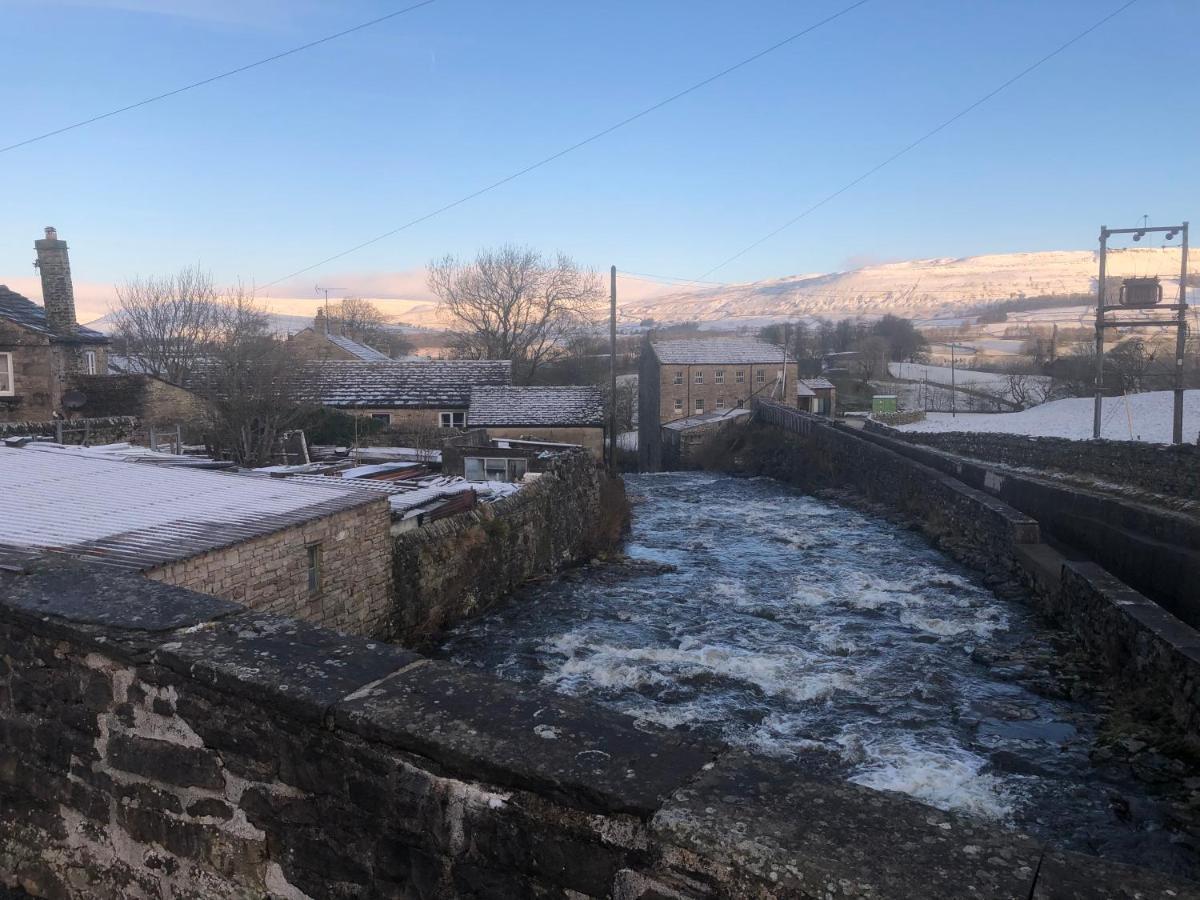 Rose Cottage. Family Home On The River Hawes Exterior photo